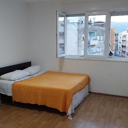 Room With Private Toilet And Terrace In City Center In Shared Apartment Split Exterior foto